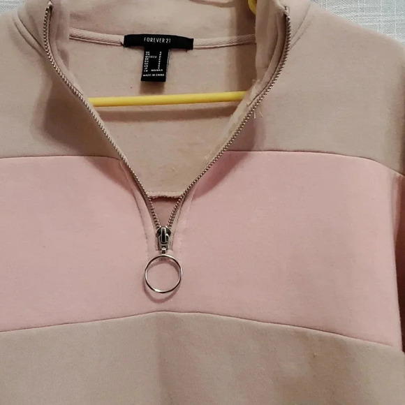 FOREVER 21 SWEATSHIRT - Picture 2 of 6